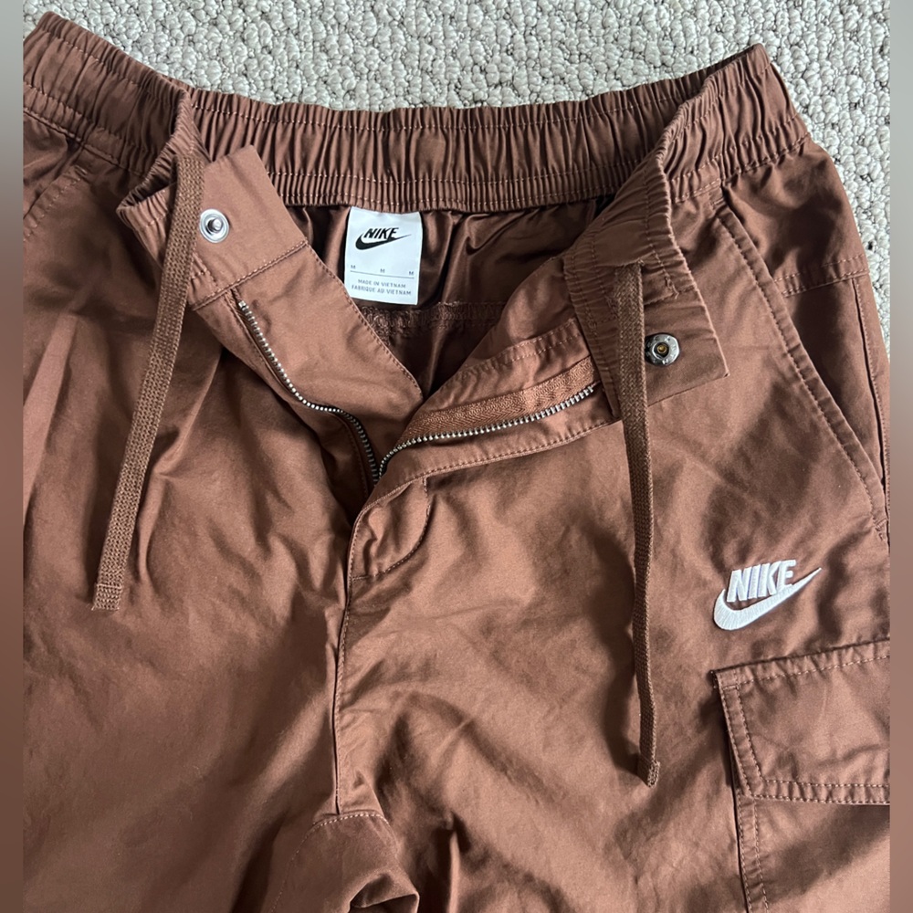 Nike Brown Cargo Pants with White Logo size medium baggy fit - Picture 3 of 6